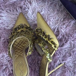 Elegant Green Embellished Women's Heels